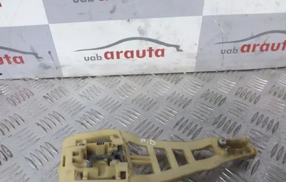 Opel Vectra C Front door exterior handle/bracket 