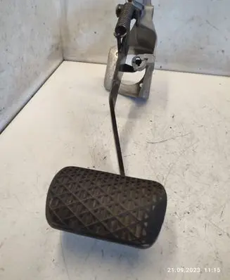 Mercedes-Benz ML W163 Brake pedal 163290047