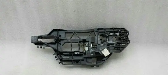 Rear door exterior handle/bracket