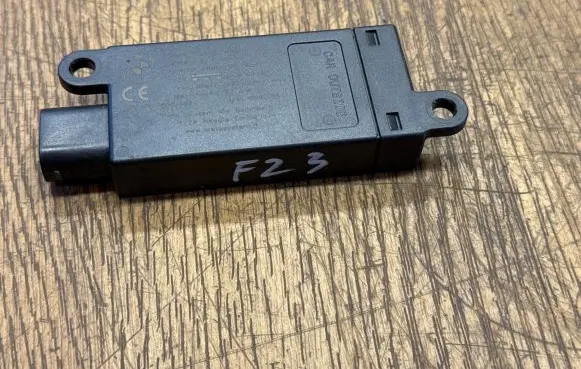 BMW 2 F22 F23 Aerial antenna amplifier 9233009 63945210 57255874