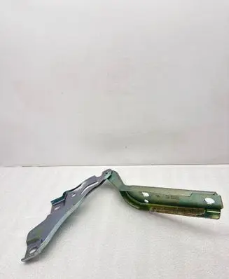 Volkswagen PASSAT B8 Engine bonnet/hood hinges 3G0823301