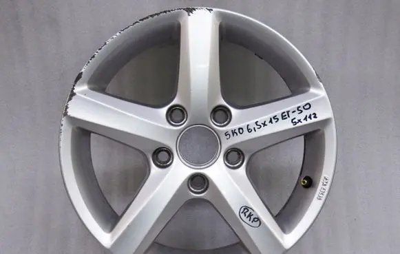 Volkswagen Golf VI R15 alloy rim 