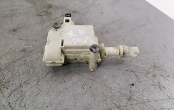 Volkswagen PASSAT B7 Central locking motor 3AA810773