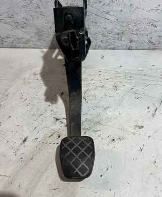 Volkswagen Golf IV Brake pedal