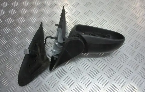 Nissan Almera N16 Front door electric wing mirror 