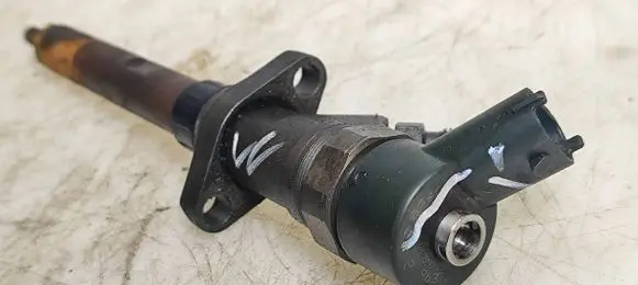 Peugeot 607 Fuel injector 9637277980