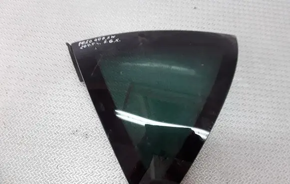 Peugeot 407 Rear side window