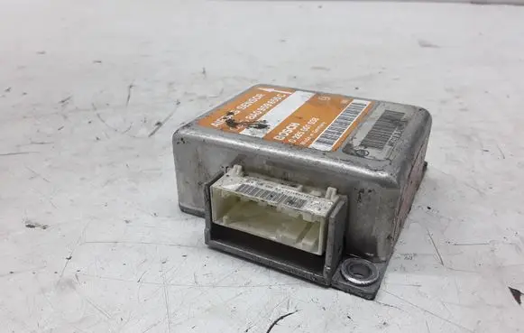 Audi A4 S4 B5 8D Airbag control unit/module 0285001038