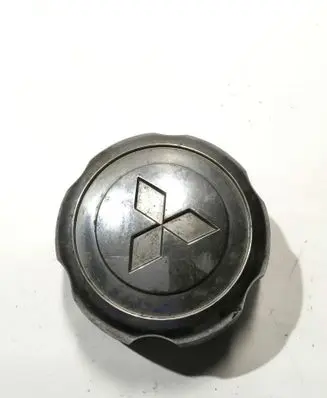 Mitsubishi L200 Original wheel cap MB816581