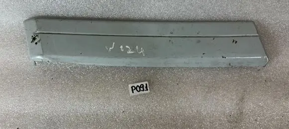 Mercedes-Benz E W124 Front door glass trim molding A1246900162