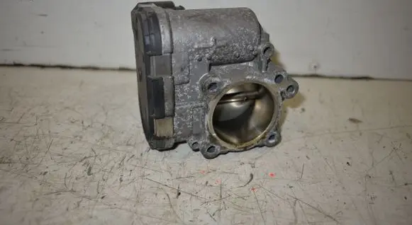 Ford Focus Throttle valve 7S7G9F991CA