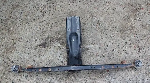 Subaru Forester SG Rear differential mounting bracket 