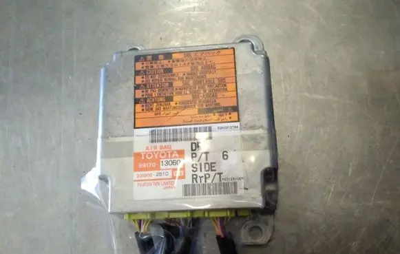 Toyota Corolla Verso E121 Airbag control unit/module 8917013060 2310002510