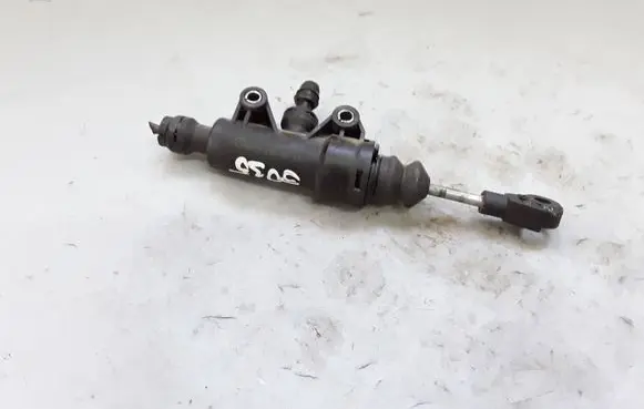 Mercedes-Benz Vito Viano W639 Clutch master cylinder A6392900012