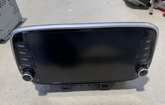 Hyundai Tucson TL Radio/CD/DVD/GPS head unit 96560D7810