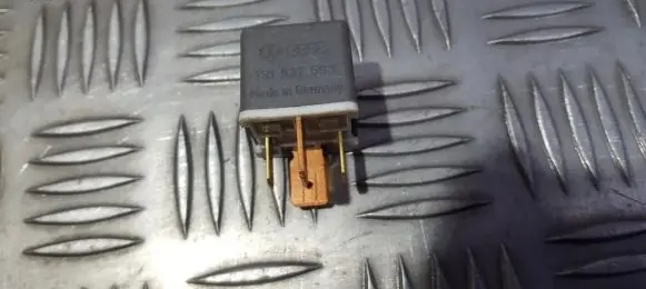 Volkswagen Golf III Other relay 191937503 4ra003510-58
