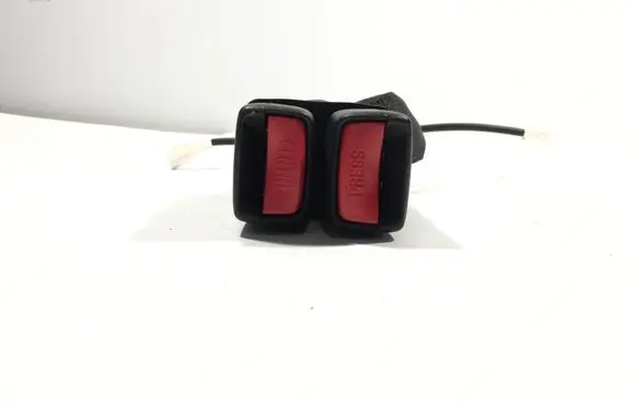 Nissan Qashqai Rear seatbelt buckle G2285