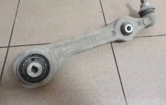 Mercedes-Benz S W222 Front lower control arm/wishbone L3937001