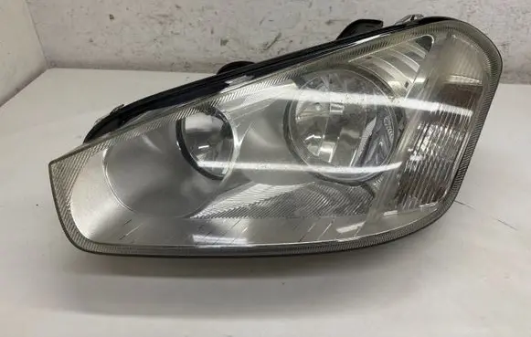Ford C-MAX I Headlight/headlamp 16530901