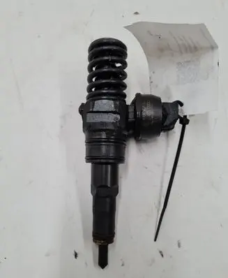 Volkswagen PASSAT B6 Fuel injector 038130073AG 0414720215