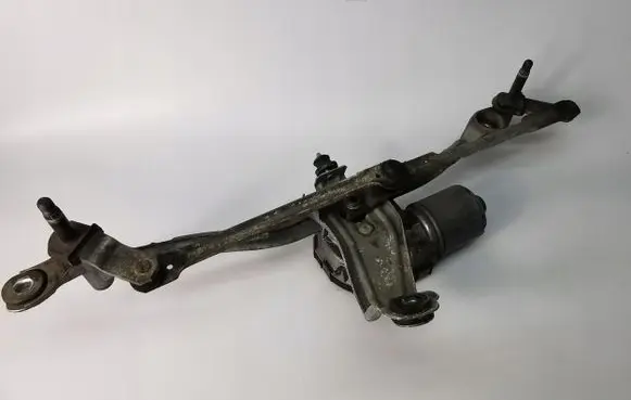 Volvo XC90 Front wiper linkage and motor 3397021991