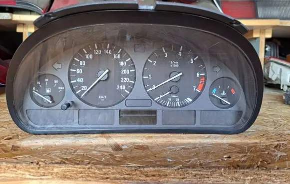 BMW 5 E39 Speedometer (instrument cluster) 62118375669 8375669 110008735031