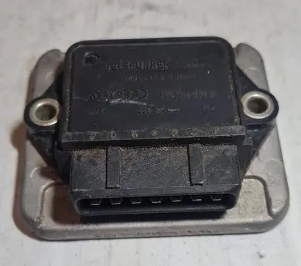 Audi 80 90 S2 B4 Ignition amplifier control unit 191905351B 339323
