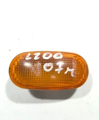 Mitsubishi L200 Front fender indicator light E4016534 P2133