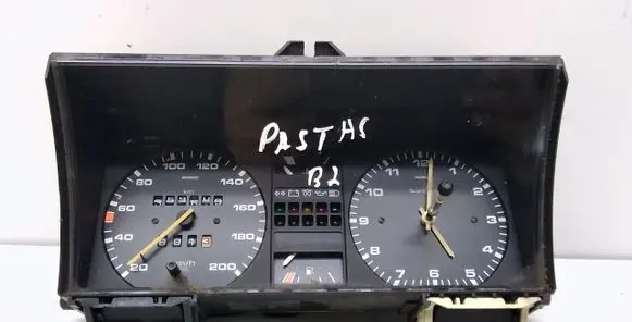 Volkswagen PASSAT B2 Speedometer (instrument cluster)
