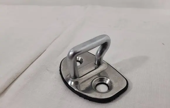Skoda Octavia Mk2 (1Z) Rear door lock loop/hook striker 1Z0837033C 6Y0837033C