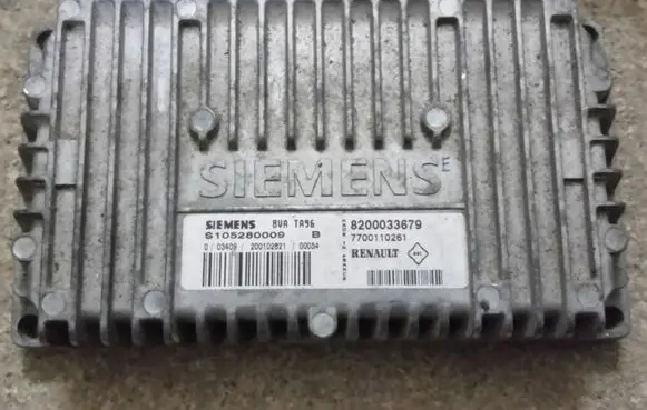 Renault Kangoo I Engine control unit/module S105280009B 8200033679 7700110261
