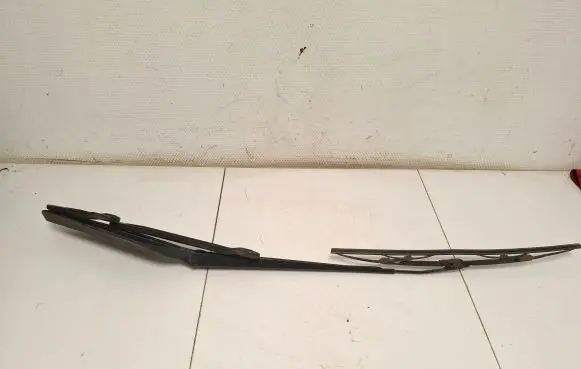 Windshield/front glass wiper blade