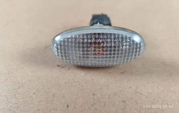 Mazda 3 II Front fender indicator light 