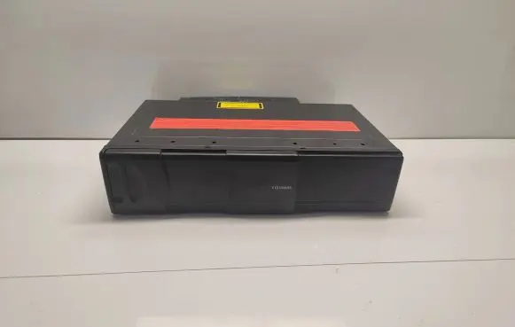 BMW 5 E60 E61 CD/DVD changer 901370724639 6512913308301