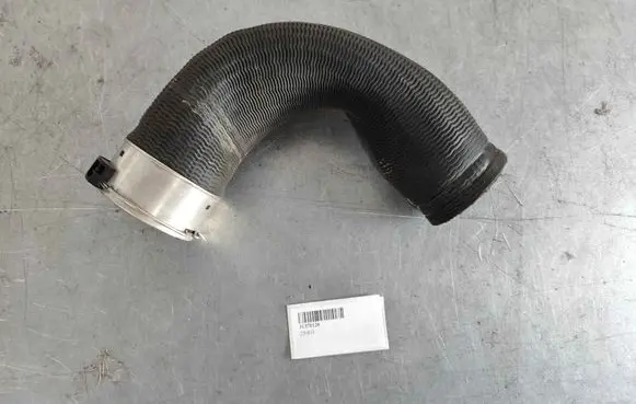 Volvo XC60 Intercooler hose/pipe 31370126