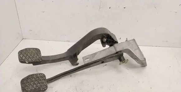 BMW 3 E36 Pedal assembly 1161993