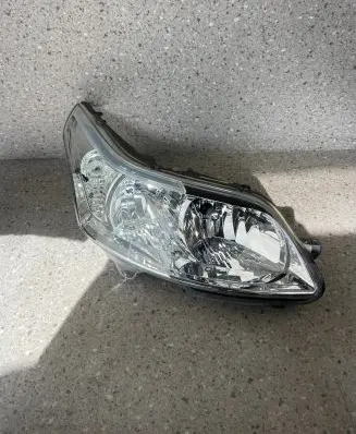 Citroen C4 I Headlight/headlamp 9646894080 89900034 89009408