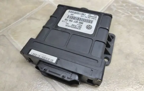 Volkswagen Touareg I Gearbox control unit/module 09D927750FM