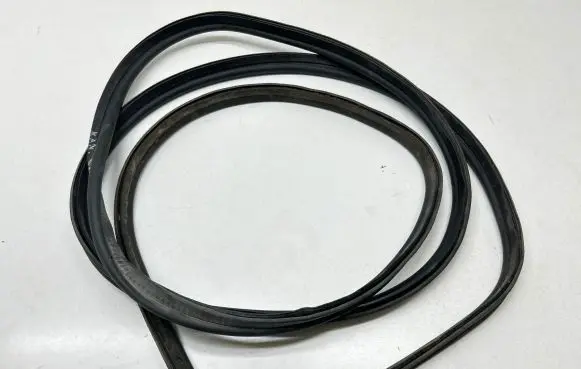 Renault Kangoo II Loading door rubber seal (on body) 