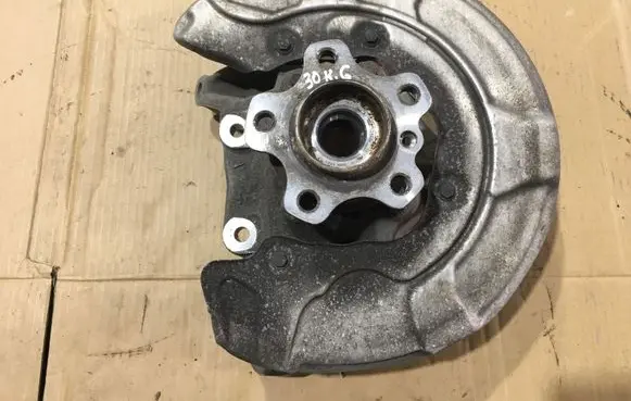 BMW 5 G30 G31 Rear wheel hub 6866337