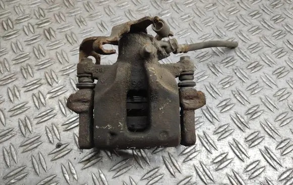 Toyota Auris 150 Rear brake caliper 