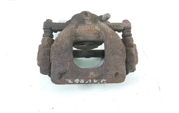 Toyota Auris 150 Front brake caliper 4775002360