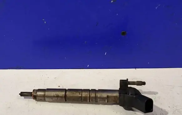 Mercedes-Benz ML W166 Fuel injector A6420701187