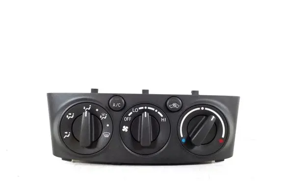 Toyota Avensis T250 Air conditioner control unit module 55900-05120