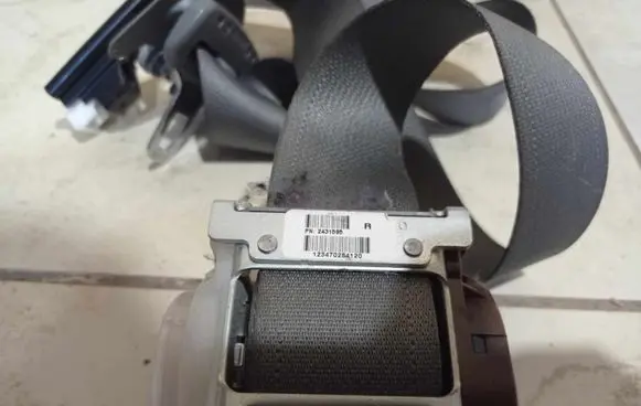 Toyota Sienna XL30 III Third row seat belt 2431595