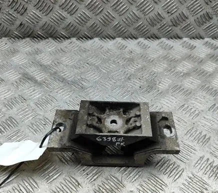 Renault Master III Engine mount bracket 8200676857D