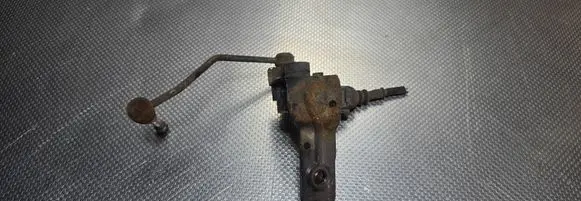 Audi A6 S6 C6 4F Front air suspension height level sensor 1T0907503