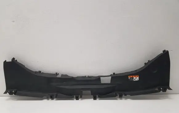 Engine bonnet/hood lock trim molding