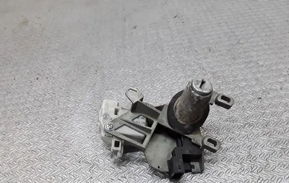 Seat Toledo II (1M) Tailgate exterior lock 1M5827297C