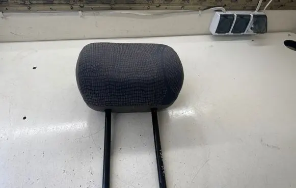 Renault Trafic II (X83) Front seat headrest